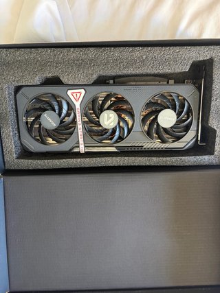 Tarjeta Gráfica Gigabyte RX 9060 XT