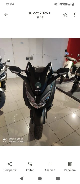 Honda Forza 350 Negra 13.000 km
