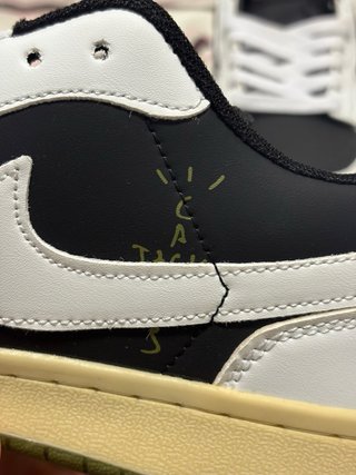 Nike Air Jordan 1 Low Travis Scott Moca
