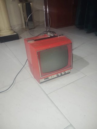 Televisor Vintage INTER 9 GL Rojo Años 70