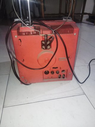 Televisor Vintage INTER 9 GL Rojo Años 70
