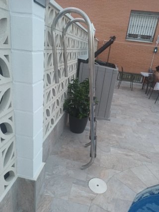 Escalera Piscina Inoxidable 4 Peldaños Curva