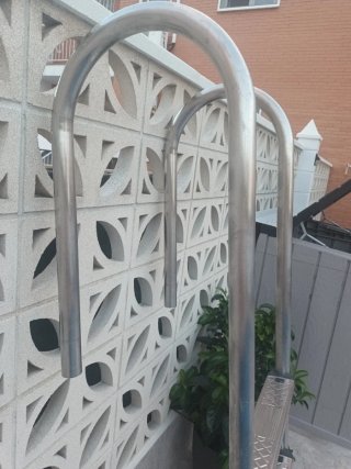 Escalera Piscina Inoxidable 4 Peldaños Curva