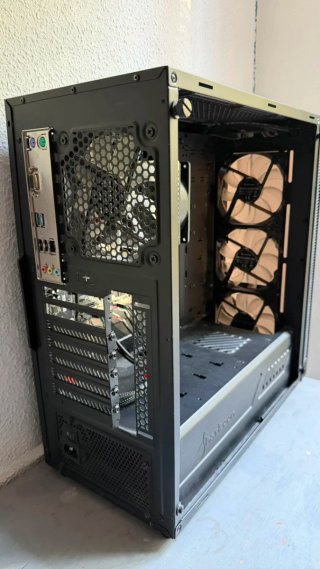 Caja PC Gaming Sharkoon sin GPU