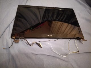 Pantalla Acer Aspire 5742G con bisagras