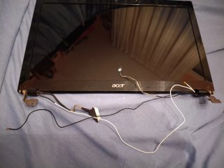 Pantalla Acer Aspire 5742G con bisagras