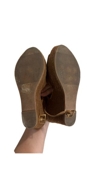 Sandalias cuña tacón marrón con flecos