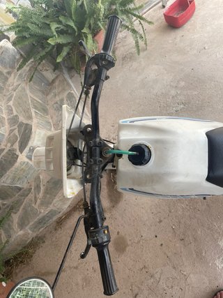 Moto 49 cc echa para personas bajas