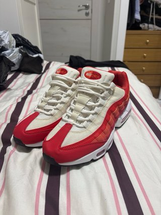 Nike Air Max 95 Edición Especial Beige/Rojo