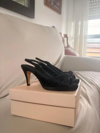 Sandalias de tacón negras para mujer