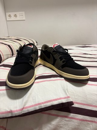 Jordan 1 Low Travis Scott
