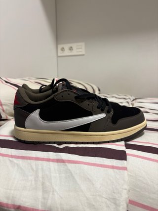 Jordan 1 Low Travis Scott