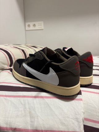 Jordan 1 Low Travis Scott