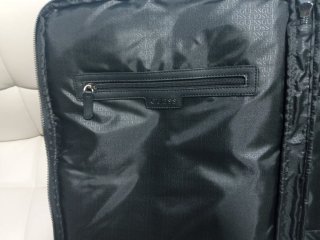 Maleta Guess Negra Monograma