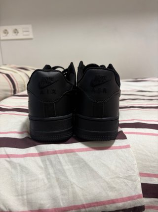 Nike Air Force 1 Negras