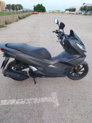 Honda PCX 125 Gris Oscuro