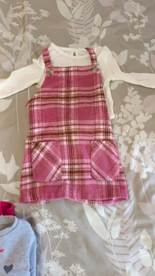 Conjunto Vestido y Chaqueta Bebé