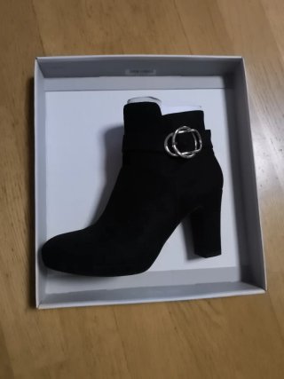 Botines negros con hebilla 8cms tacón