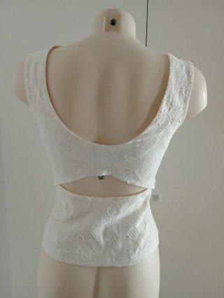 Top Zara blanco con aberturas