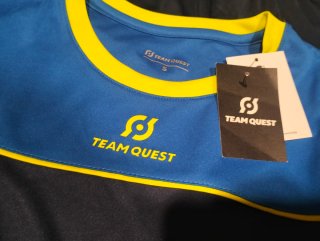 Conjunto S Team Quest Camiseta y Pantalón