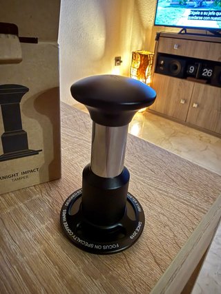 Tamper Café MHW-3BOMBER 51mm Knight Impact