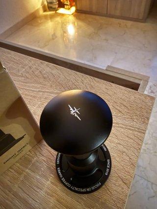 Tamper Café MHW-3BOMBER 51mm Knight Impact