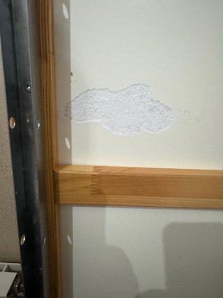 Cama Kura reversible IKEA con colchón y protector
