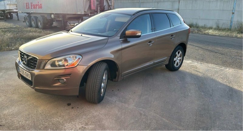 Volvo XC60 2010 - foto 1