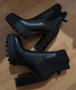 Botines Bershka negros tacón plataforma