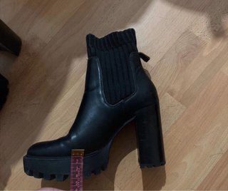Botines Bershka negros tacón plataforma