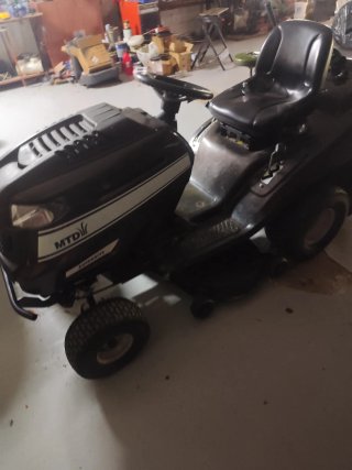 Cortacésped tractor MTD