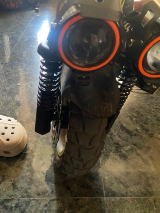 Iscooter IX4 con vinilos nuevos