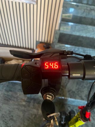 Iscooter IX4 con vinilos nuevos