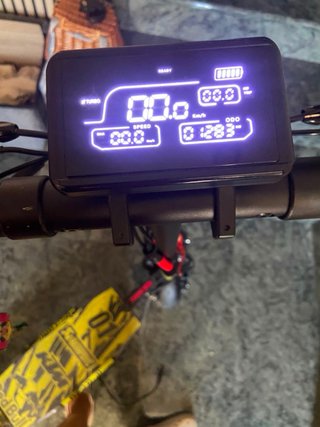 Iscooter IX4 con vinilos nuevos