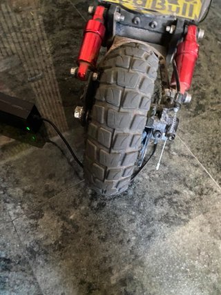 Iscooter IX4 con vinilos nuevos