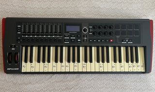 Teclado Controlador MIDI Novation Impulse 49