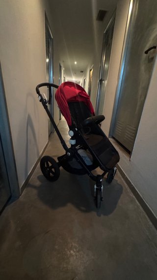 BUGABOO FOX 2 – Negro + capota roja + protector