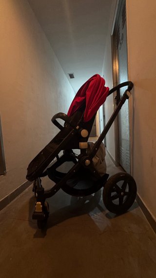 BUGABOO FOX 2 – Negro + capota roja + protector