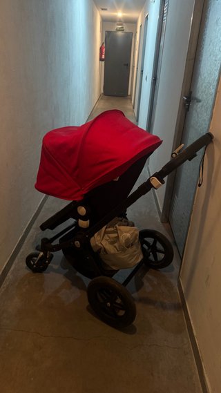 BUGABOO FOX 2 – Negro + capota roja + protector