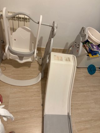 Tobogán y columpio infantil