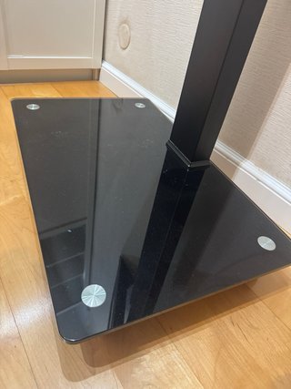 TV Samsung 32 LED con soporte y ruedas