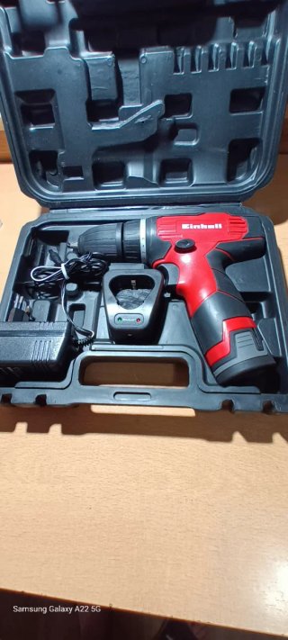 Taladro Einhell con cargador y maletín