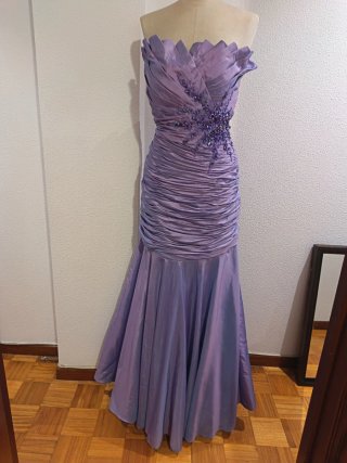 Vestido fiesta drapeado morado