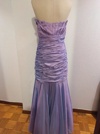 Vestido fiesta drapeado morado
