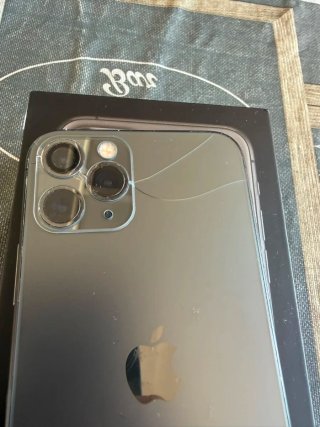 Iphone 11 pro (trasera rota)