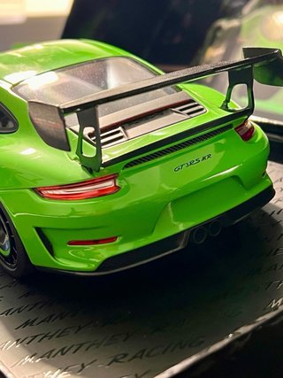 Minichamps Porsche 911 GT3 RS MR 1:18 (Manthey)