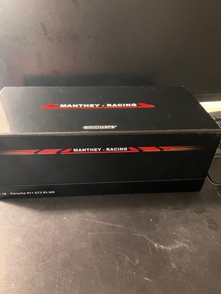 Minichamps Porsche 911 GT3 RS MR 1:18 (Manthey)