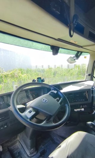 Volvo FH 500 con equipo hidráulico