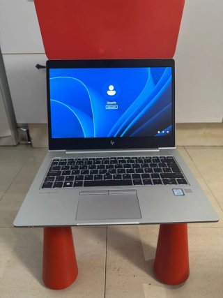 Ordenador portátil HP Elitebook i5 8 Gen TACTIL
