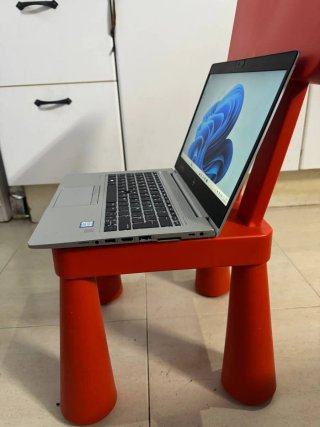 Ordenador portátil HP Elitebook i5 8 Gen TACTIL